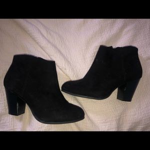 Old Navy Black Heeled booties. Worn Once!